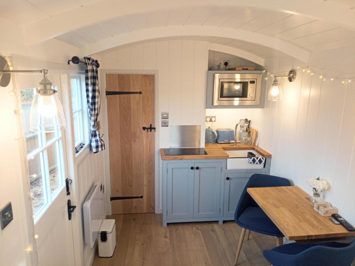 Yew Tree View Luxury Shepherd'S Hut Стерминстер-Ньютон Экстерьер фото
