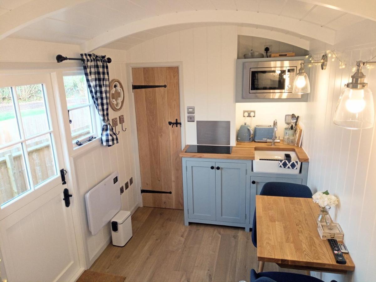 Yew Tree View Luxury Shepherd'S Hut Стерминстер-Ньютон Экстерьер фото